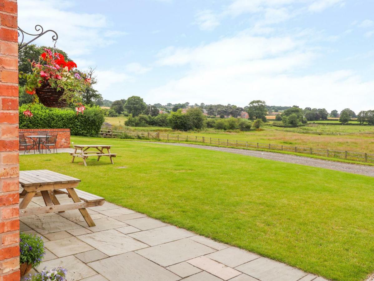 The Shippon Villa Tarporley Exterior foto